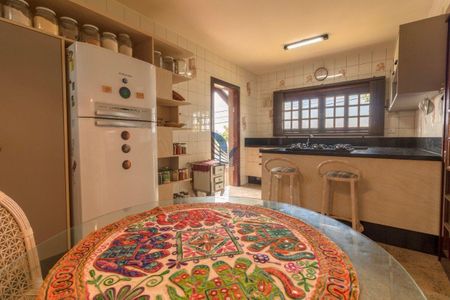 15_photo/94dce6965f.7e2ea02b9085bf9d-ATLAS-d71784e3-56c5-447d-aede-b978bd21c148.jpg de casa à venda com 3 quartos, 357m² em Ahú, Curitiba