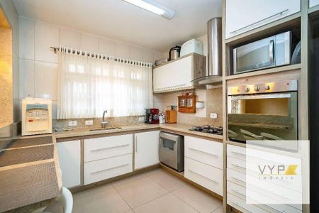 5_photo/94dce697eb.1c30879e3ee593f9-ATLAS-74cb2b62-4ced-4c55-94b1-600ad2e8e42a.jpg de casa à venda com 3 quartos, 234m² em Ahú, Curitiba