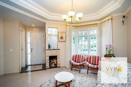 12_photo/94dce697eb.1c30879e3ee593f9-ATLAS-9d2e71d2-e9ef-47ae-adff-8584a87bf225.jpg de casa à venda com 3 quartos, 234m² em Ahú, Curitiba