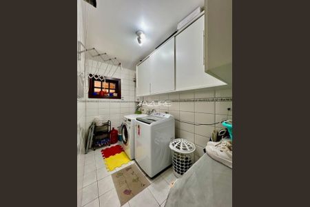 93_photo/94dce697eb.1c30879e3ee593f9-ATLAS-ca1e3734-351d-4d78-bd24-e4aaa378488e.jpg de casa à venda com 0 quarto, 234m² em Ahú, Curitiba