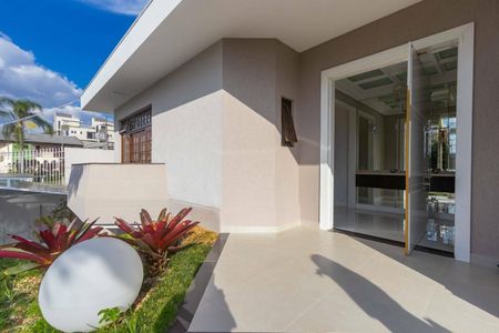 39_photo/94dce697f3.445c0bca81181d7a-ATLAS-97f990da-e1fb-497b-8ade-713c53f79b2b.jpg de casa à venda com 4 quartos, 244m² em Ahú, Curitiba