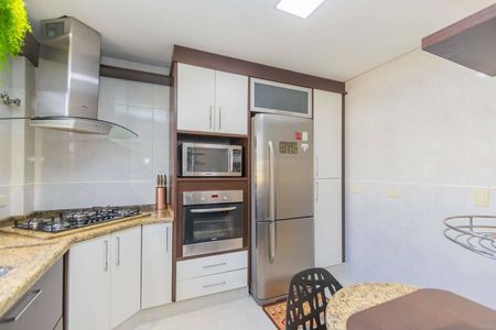 23_photo/94dce697f3.445c0bca81181d7a-ATLAS-f90d5f0a-8d50-4759-9cc2-3ecc49f7d08b.jpg de casa à venda com 4 quartos, 244m² em Ahú, Curitiba