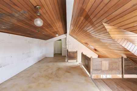 9_photo/94dce697fb.5b63f18bcccc212e-ATLAS-1066655a-e739-43ba-be6b-cb28232cca61.jpg de casa à venda com 3 quartos, 328m² em Ahú, Curitiba