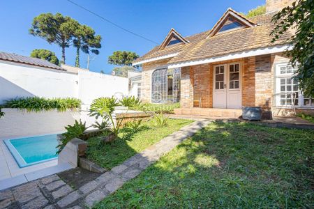 8_photo/94dce697fb.5b63f18bcccc212e-ATLAS-1e6feba4-af50-44b0-ad7d-43ac6d5d409b.jpg de casa à venda com 3 quartos, 328m² em Ahú, Curitiba