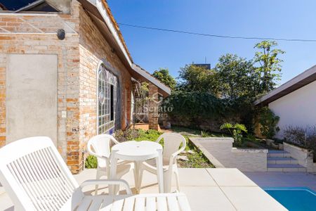 2_photo/94dce697fb.5b63f18bcccc212e-ATLAS-576e1db9-666f-4721-aa7c-c3185e7805bf.jpg de casa à venda com 3 quartos, 328m² em Ahú, Curitiba