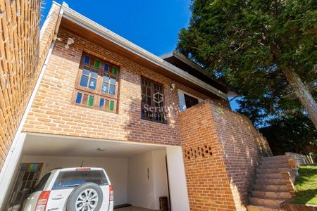 4_photo/94dce697fb.5b63f18bcccc212e-ATLAS-63cb7859-e590-4641-ae9f-75ea66ed9e5d.jpg de casa à venda com 3 quartos, 328m² em Ahú, Curitiba