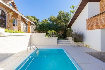 4_photo/94dce697fb.5b63f18bcccc212e-ATLAS-6c7c6b67-dbfb-4d3a-94a2-015f15950e08.jpg de casa à venda com 3 quartos, 328m² em Ahú, Curitiba