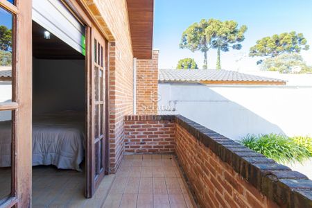 11_photo/94dce697fb.5b63f18bcccc212e-ATLAS-c8441c1a-a8ba-4d54-8dcf-d397291178d6.jpg de casa à venda com 3 quartos, 328m² em Ahú, Curitiba