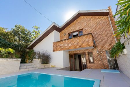 6_photo/94dce697fb.5b63f18bcccc212e-ATLAS-d7c384a8-75e1-48f6-b4dd-c57d22767b48.jpg de casa à venda com 3 quartos, 328m² em Ahú, Curitiba