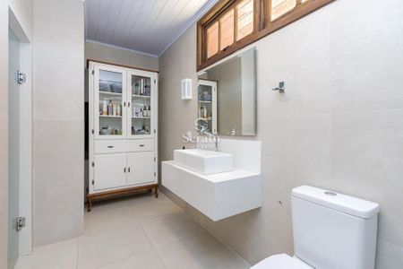 3_photo/94dce697fb.5b63f18bcccc212e-ATLAS-fa5f1bbb-2035-451c-8407-0f098776f2de.jpg de casa à venda com 3 quartos, 328m² em Ahú, Curitiba