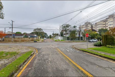 7_photo/94dce698fb.5b3f2aade9332d97-ATLAS-5afa1b72-8e7a-4079-9c90-a1f74c818e6d.jpg de casa à venda com 4 quartos, 193m² em Ahú, Curitiba