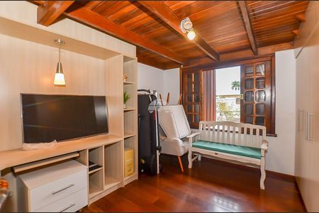8_photo/94dce698fb.5b3f2aade9332d97-ATLAS-d745a540-26f3-46b7-bbab-0605ce3e7fbb.jpg de casa à venda com 4 quartos, 193m² em Ahú, Curitiba