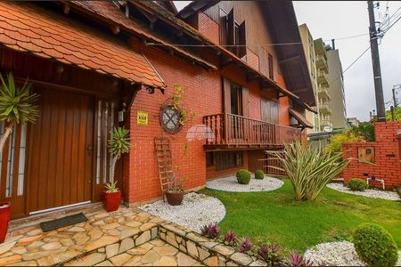 5_photo/94dce698fb.5b3f2aade9332d97-ATLAS-e459aab4-6495-49c7-b1d9-d119b7a26731.jpg de casa à venda com 4 quartos, 193m² em Ahú, Curitiba