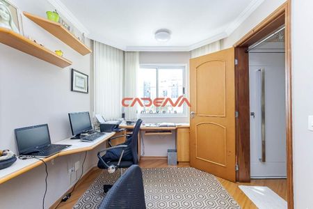 13_photo/94dce69923.9895fde167f4d605-ATLAS-264c91f7-133f-4a59-80fc-ecece1fdf0b0.jpg de casa à venda com 4 quartos, 446m² em Ahú, Curitiba