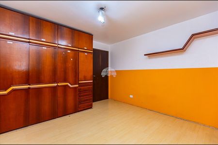 43_photo/94dce69945.1ee954665fa22826-ATLAS-4cda62c6-1ae2-45bb-a135-784c6bafef41.jpg de casa à venda com 3 quartos, 190m² em Ahú, Curitiba