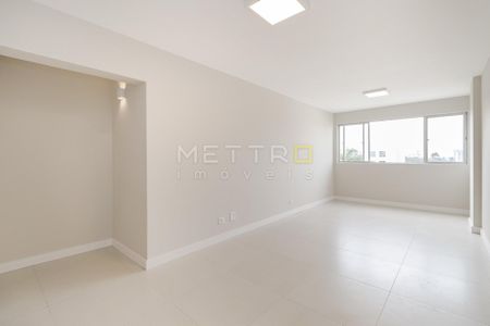 8_photo/94dce69949.f89a12dd2b797e17-ATLAS-4e998a2f-ec08-42e4-975c-3a030b0681f6.jpg de apartamento à venda com 3 quartos, 85m² em Ahú, Curitiba