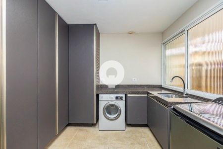 34_photo/94dce699db.01e58fe0f594459a-ATLAS-96d5fb55-1615-4e33-8970-2ae752cef738.jpg de casa à venda com 4 quartos, 468m² em Ahú, Curitiba