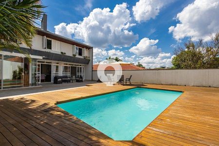 21_photo/94dce699db.01e58fe0f594459a-ATLAS-e5720d47-ba39-4730-8d99-d8153d76bf78.jpg de casa à venda com 4 quartos, 468m² em Ahú, Curitiba