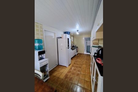 4_photo/94dce699f7.970dbbdf4e9b98b2-ATLAS-2b25a735-5498-4f91-b245-93d7d3264416.jpg de casa à venda com 3 quartos, 144m² em Ahú, Curitiba