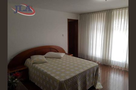 7_photo/94dce69a6d.54b8780a509023fd-ATLAS-63b0fa9c-6921-4f26-a06b-e55018b8bc81.jpg de casa à venda com 4 quartos, 256m² em Ahú, Curitiba