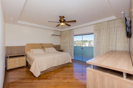 5_photo/94dce69abb.0bf895571deddd4a-ATLAS-4717d4de-df63-4e1c-83e8-d971f21574ce.jpg de casa à venda com 4 quartos, 587m² em Boa Vista, Curitiba