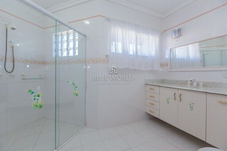21_photo/94dce69ac3.ceff8192393c33de-ATLAS-256da730-c5b5-49f7-94eb-5d853460ce96.jpg de casa à venda com 4 quartos, 587m² em Boa Vista, Curitiba