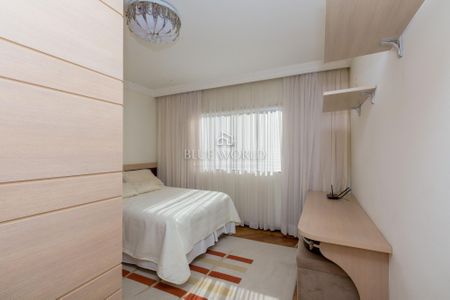 25_photo/94dce69ac3.ceff8192393c33de-ATLAS-b2eaee76-7bba-424e-9858-b9f87a11dd90.jpg de casa à venda com 4 quartos, 587m² em Boa Vista, Curitiba