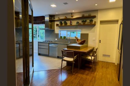 10_photo/94dce69dcd.d4cd3ef4a562316a-ATLAS-13467187-cd8d-4b2f-b312-0e389663b7f9.jpg de apartamento à venda com 3 quartos, 183m² em Ahú, Curitiba