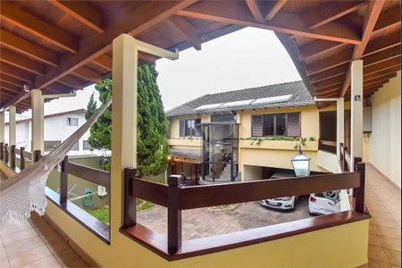 3_photo/94dce69eb9.93b8fa184532727f-ATLAS-4a90bf07-3ef8-4841-9b6b-dfd8cec27e3c.jpg de casa à venda com 5 quartos, 379m² em Ahú, Curitiba