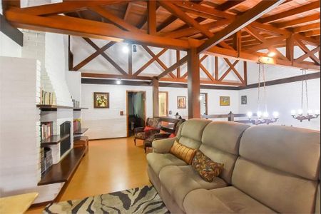 12_photo/94dce69eb9.93b8fa184532727f-ATLAS-b2c6a1d5-4db6-44e3-9bf0-6412598df9d6.jpg de casa à venda com 5 quartos, 379m² em Ahú, Curitiba