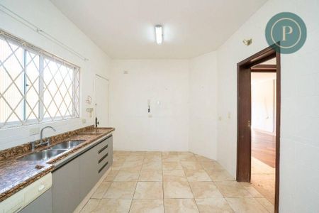 5_photo/94dce69f65.76c9ba83eeb181e8-ATLAS-2a63ffe7-a871-4034-a464-2a6a1e3faca9.jpg de casa à venda com 4 quartos, 207m² em Ahú, Curitiba