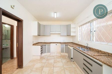 10_photo/94dce69f65.76c9ba83eeb181e8-ATLAS-90132631-5d37-48b7-8c59-2fb22dd29f87.jpg de casa à venda com 4 quartos, 207m² em Ahú, Curitiba