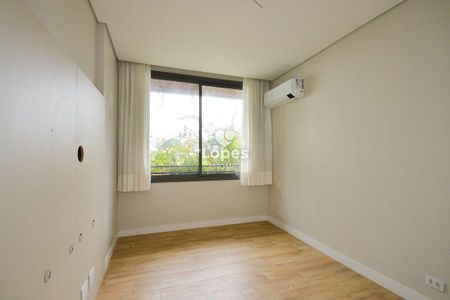 20_photo/94dce6a077.6e9f2fa600d0adfa-ATLAS-60c2f8b7-3a89-45c1-99c3-e09a13ddc8a3.jpg de apartamento à venda com 3 quartos, 158m² em Juvevê, Curitiba