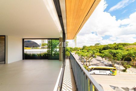 8_photo/94dce6a095.83e8ab1dc4749ad8-ATLAS-9e73771e-d628-4c34-a3b7-cf7faa6bd3c1.jpg de apartamento à venda com 3 quartos, 188m² em Centro Cívico, Curitiba