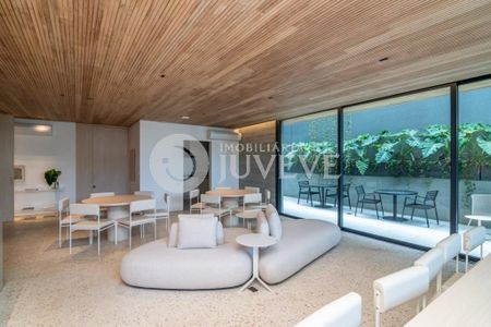 39_photo/94dce6a095.8703b4d1bffdada4-ATLAS-3b1e7dab-d6d8-4166-8c9f-61a0e786e1f5.jpg de apartamento à venda com 3 quartos, 185m² em Centro Cívico, Curitiba