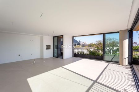 6_photo/94dce6a095.a9ac24a9fd28192c-ATLAS-4d3b270e-0be5-4fd3-a1e2-06e8f1bdabdf.jpg de apartamento à venda com 3 quartos, 165m² em Centro Cívico, Curitiba