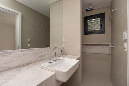 11_photo/94dce6a095.c7f4c2f004cabff1-ATLAS-496fb02d-bb10-4b2d-bee3-236c566253ca.jpg de apartamento à venda com 3 quartos, 165m² em Centro Cívico, Curitiba