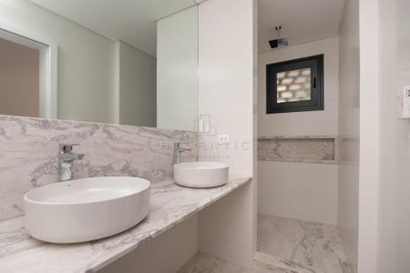 15_photo/94dce6a095.c7f4c2f004cabff1-ATLAS-506a9020-b3d8-4cba-8a55-e87f05e68768.jpg de apartamento à venda com 3 quartos, 165m² em Centro Cívico, Curitiba