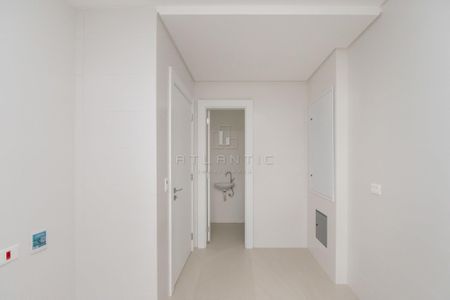 21_photo/94dce6a095.c7f4c2f004cabff1-ATLAS-87c4db0a-1e04-404b-a3ee-c397631d4b98.jpg de apartamento à venda com 3 quartos, 165m² em Centro Cívico, Curitiba