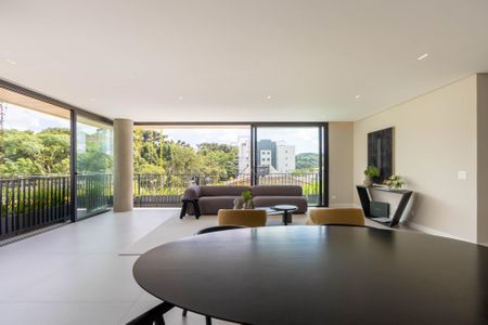 4_photo/94dce6a095.d20b3969a06ca74b-ATLAS-5d0208cc-c47d-46e3-bff5-8b944f7ab4e0.jpg de apartamento à venda com 3 quartos, 192m² em Centro Cívico, Curitiba