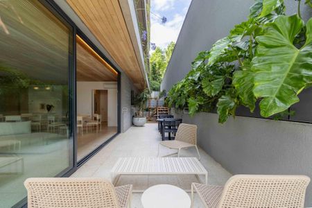 34_photo/94dce6a095.d20b3969a06ca74b-ATLAS-b9c3ae7c-8e6f-4025-9f81-18408c8a9cc5.jpg de apartamento à venda com 3 quartos, 192m² em Centro Cívico, Curitiba