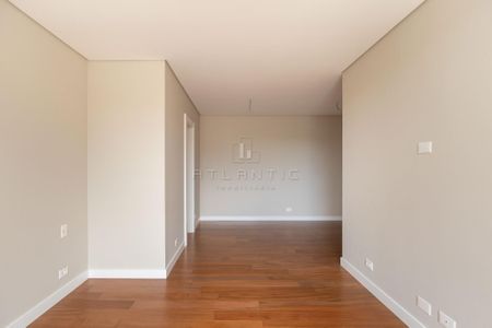 21_photo/94dce6a095.d20b3969a06ca74b-ATLAS-c9401b4a-cd3f-4724-b7bc-3636ff9a2f6f.jpg de apartamento à venda com 3 quartos, 192m² em Centro Cívico, Curitiba