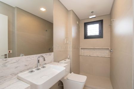 17_photo/94dce6a095.d20b3969a06ca74b-ATLAS-e55f88ee-9cad-4ce4-a6d4-06537e0c07b7.jpg de apartamento à venda com 3 quartos, 192m² em Centro Cívico, Curitiba