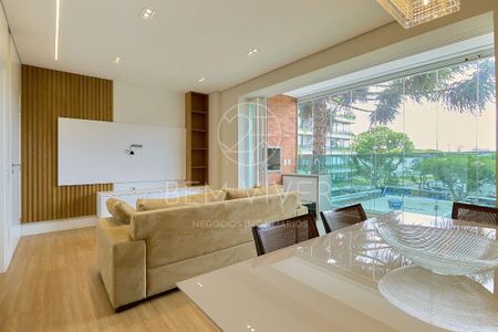 26_photo/94dce6a0c3.1168d7f35de77434-ATLAS-7738f69a-2e09-44fc-865f-ebe5437b814a.jpg de apartamento à venda com 3 quartos, 135m² em Centro Cívico, Curitiba