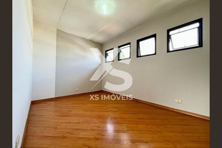 3_photo/94dce6a0cb.ceff8192393c33de-ATLAS-856564ca-455e-4c7f-8fce-d9b80d62cab8.jpg de casa à venda com 1 quarto, 280m² em Centro Cívico, Curitiba