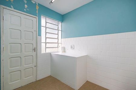 32_photo/94dce6a11b.7adbceec1397481a-ATLAS-b53d4358-7915-494f-8ff1-b549a4366e8a.jpg de casa à venda com 6 quartos, 200m² em Ahú, Curitiba