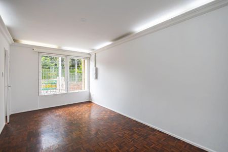 11_photo/94dce6a11b.7adbceec1397481a-ATLAS-b7ea2bdf-919c-4e8d-ae2d-4bbfa2fa26cd.jpg de casa à venda com 6 quartos, 200m² em Ahú, Curitiba