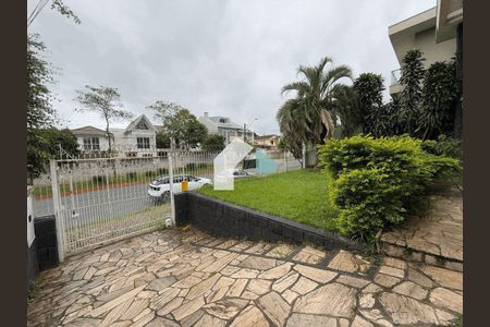 4_photo/94dce6a131.0473144d3f262afb-ATLAS-d096f3aa-5af1-4302-ae43-d93ccf29e8cf.jpg de casa à venda com 4 quartos, 202m² em Centro Cívico, Curitiba