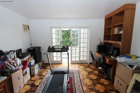 2_photo/94dce6a14f.5201f2b37237fe26-ATLAS-2d2a91e5-4d3c-49bf-8de7-9f6f11aef599.jpg de casa à venda com 8 quartos, 521m² em Centro Cívico, Curitiba