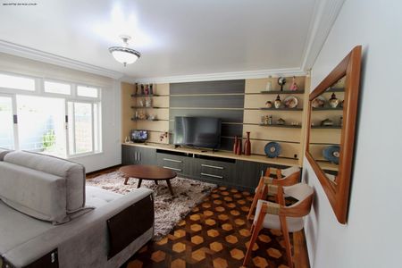 5_photo/94dce6a14f.5201f2b37237fe26-ATLAS-b59ca4ec-b24d-416f-b5c5-7ce56e39e7c2.jpg de casa à venda com 8 quartos, 521m² em Centro Cívico, Curitiba